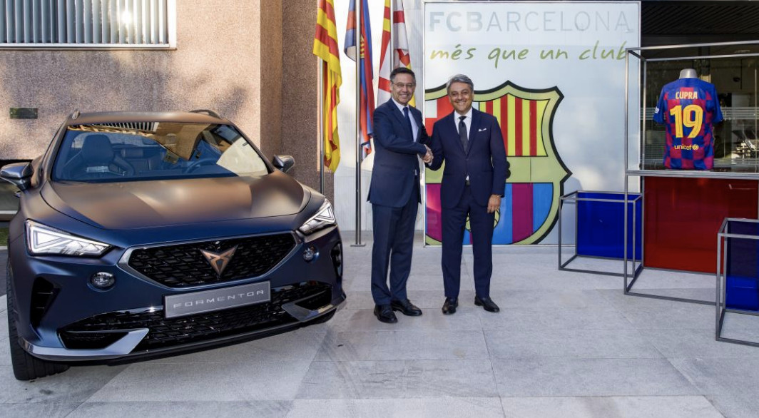 Josep Maria Bartomeu y Luca de Meo tras presentar el acuerdo entre el FC Barcelona y CUPRA / FCB