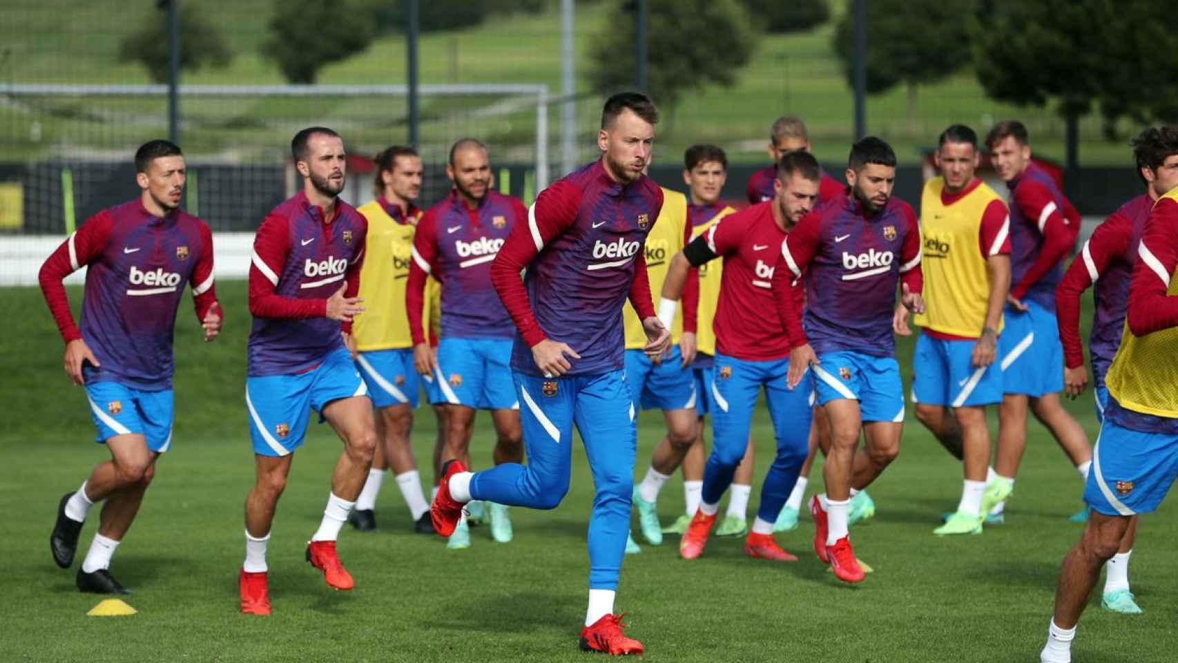 Los jugadores del Barça entrenan para el duelo ante la Real Sociedad / FCB