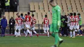 Los jugadores del Athletic, celebrando un gol contra el Barça | EFE