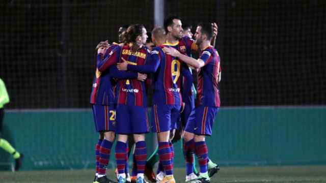 Los jugadores del Barça celebrando el primer gol en Cornellà / FC Barcelona