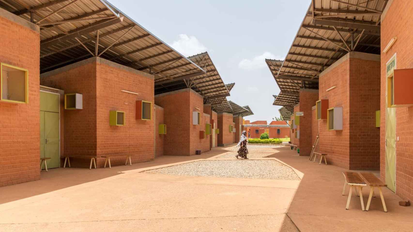 Clínica y Centro de Salud en Léo (Burkina Faso) / FRANCIS KÉRÉ