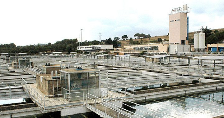 Estación de tratamiento de agua potable del Ter, en la red de ATLL que aún gestiona Acciona / ATLL