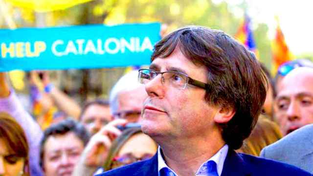 Carles Puigdemont durante la manifestación convocada por la Mesa por la Democracia / EFE