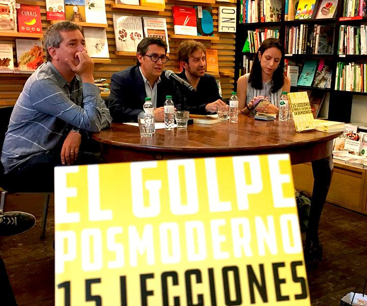Santiago Roncagliolo, Manel Manchón, Daniel Gascón y Berta Bartet, en la presentación de El golpe posmoderno, en La Central
