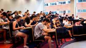 Varios alumnos en una clase de una universidad catalana / EFE