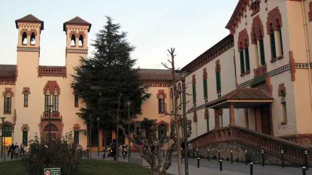 Fachada principal del Hospital General de Granollers / CG