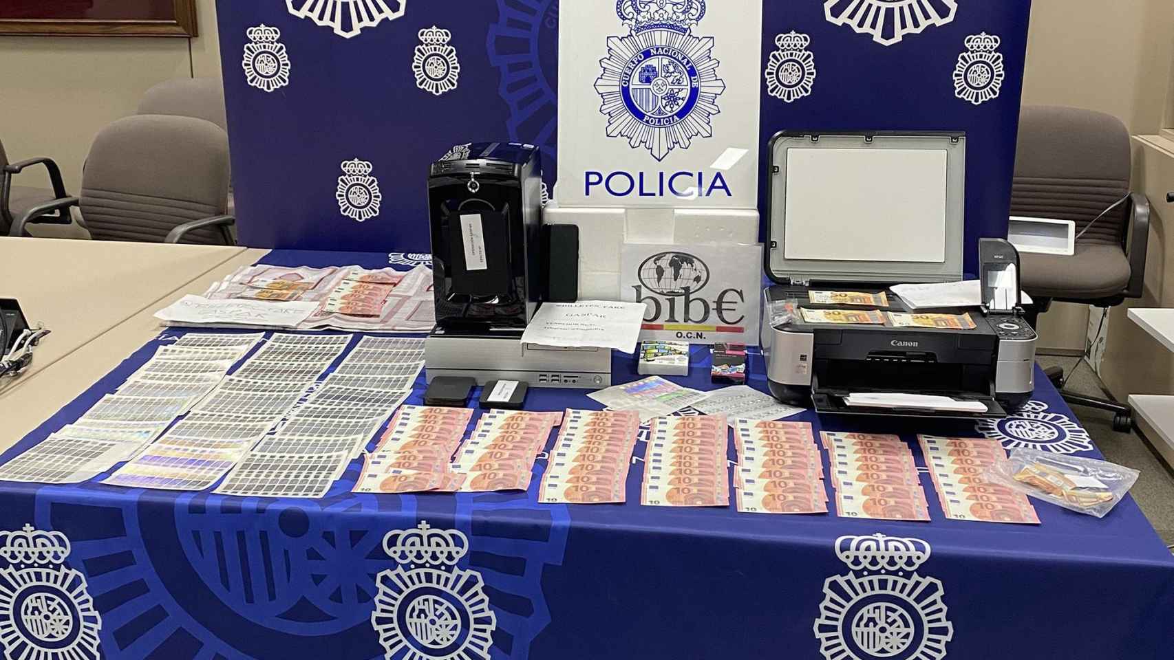 La Policía ha encontrado numeroso material para la falsificación de billetes / EP