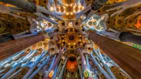 Interior de la Sagrada Familia, piedra angular de la Barcelona masónica / PIXABAY