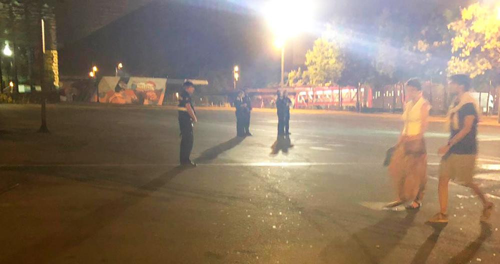 Agentes de la Guardia Urbana vigilando el perímetro del Festival Cruïlla cuando acudió Ada Colau / CG