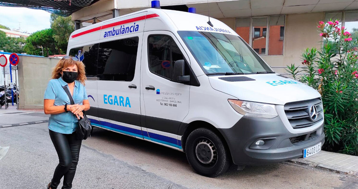 Imagen de una ambulancia de Egara en el Hospital Vall d'Hebron de Barcelona / CG