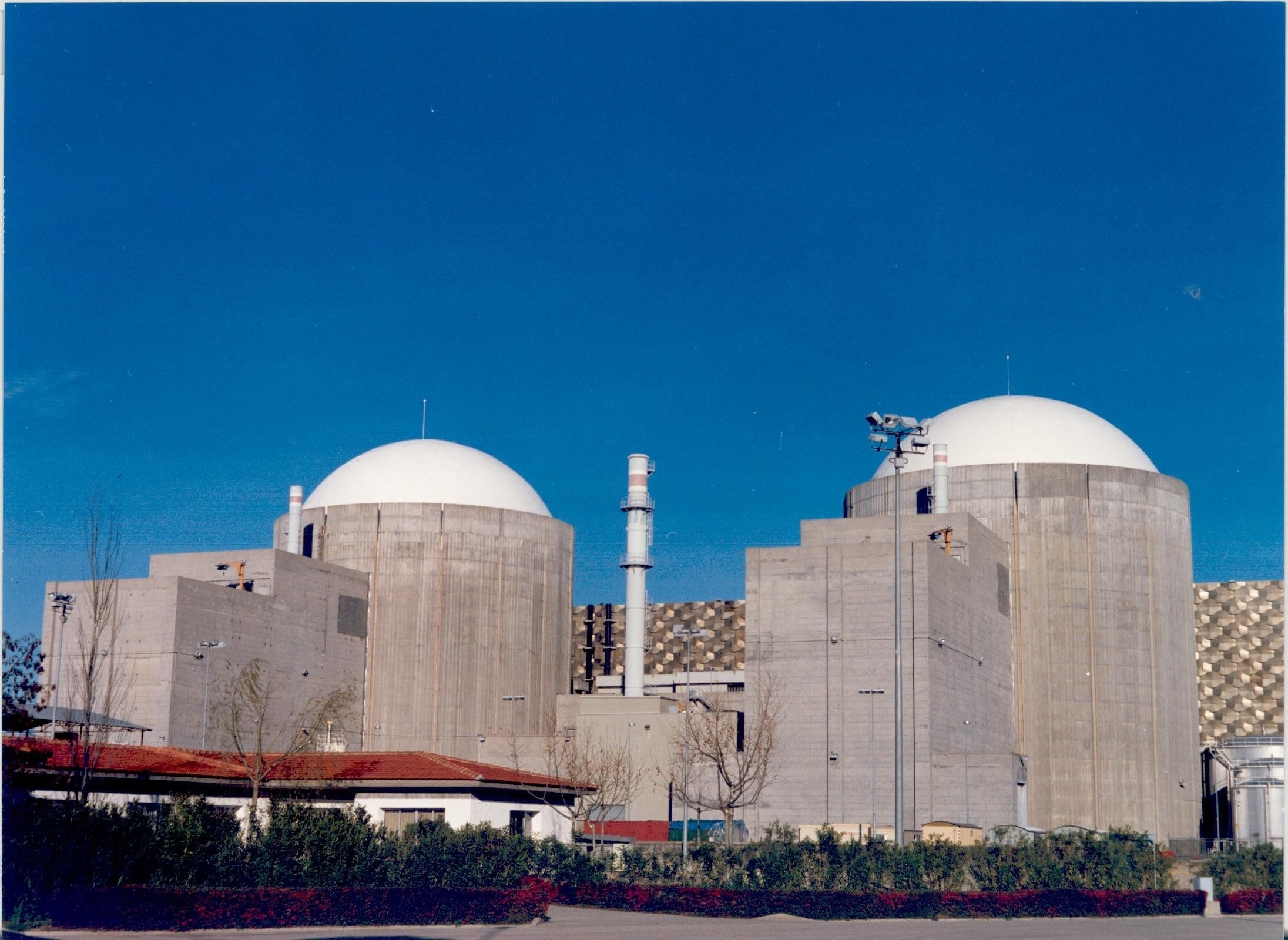 Tres centrales nucleares pararán próximamente para recargar combustible / EP