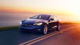 Tesla lidera el sector industrial de vehículos eléctricos / Tesla