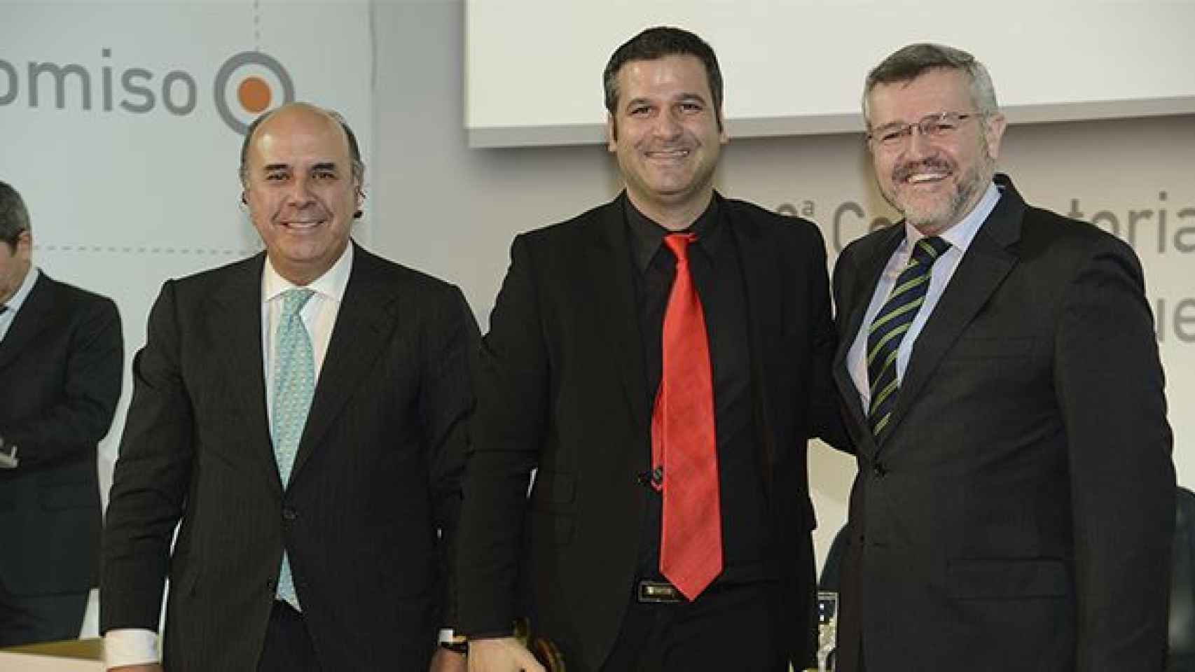 El CEO de AEInnova, Raúl Aragonés, en el centro de la imagen / AEInnova