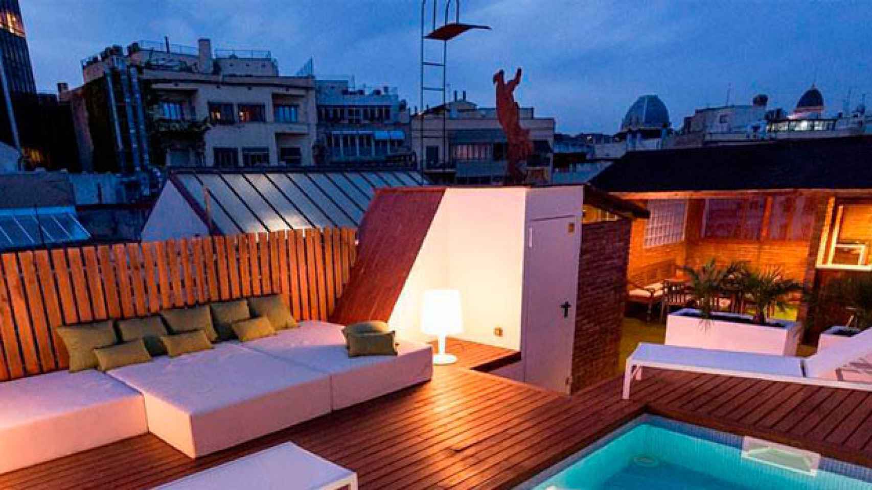 Un apartamento anunciado por Airbnb en Barcelona ciudad / CG