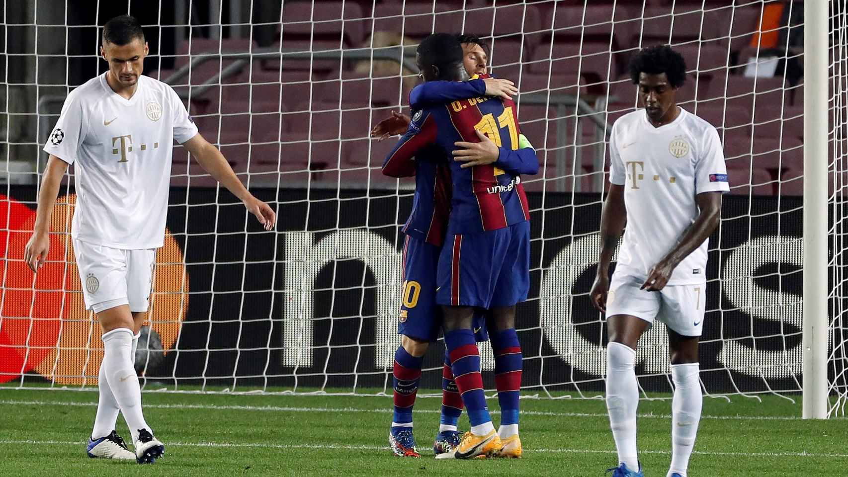 Dembelé, celebrando su gol con Leo Messi | EFE