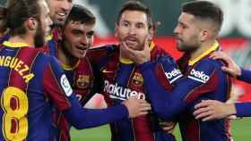 Messi, Alba, Pedri, Busquets y Mingueza ante el Real Betis en Sevilla / FCB