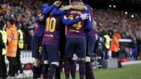 Una foto de los jugadores del Barça celebrando un gol ante el Atlético de Madrid / FCB