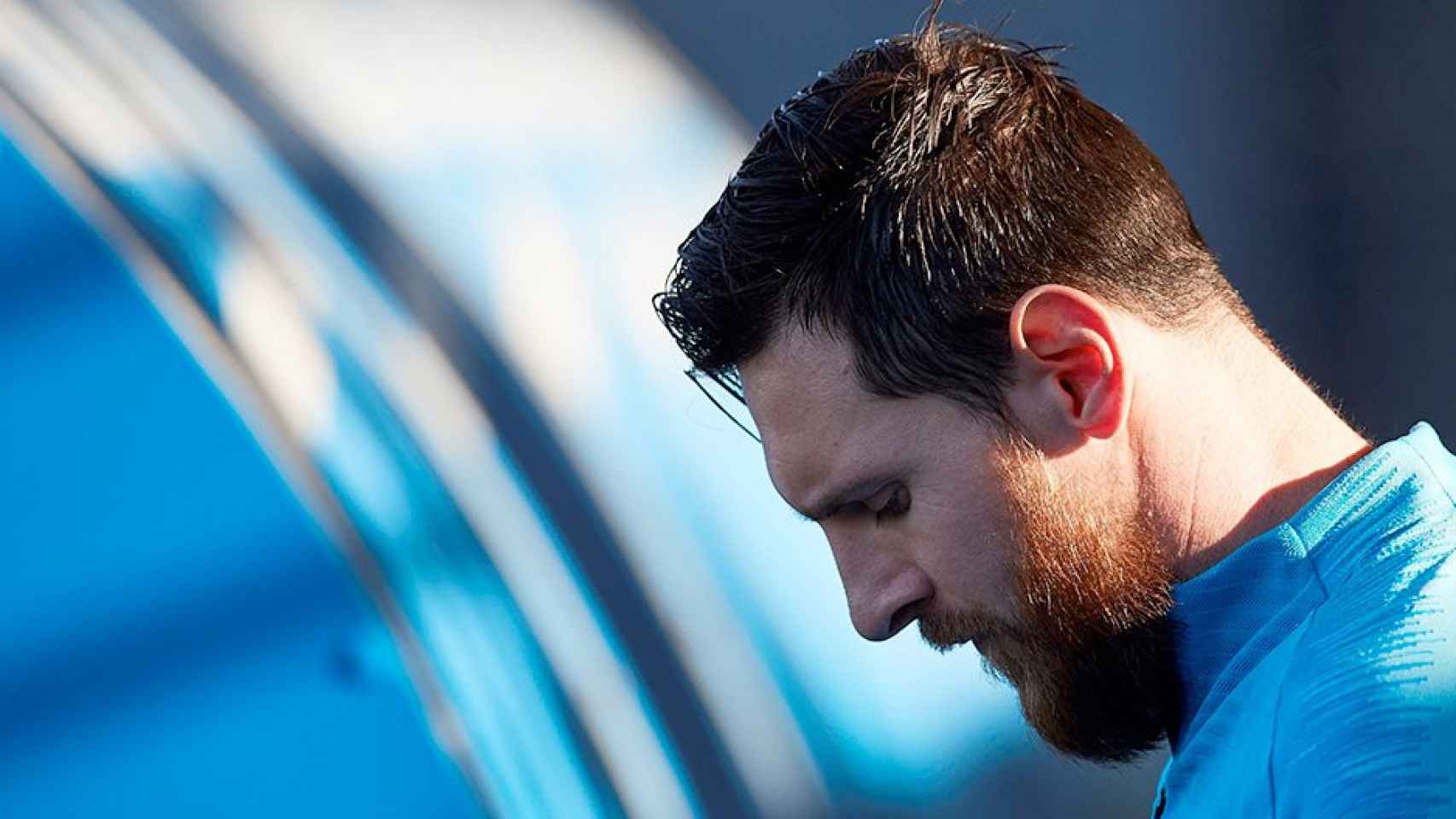 Leo Messi, cabizbajo antes de un entrenamiento del Barça / EFE