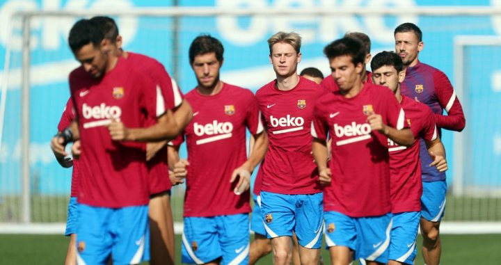 Entrenamiento del Barça en conjunto con jugadores de la Masía y con Koeman FCB