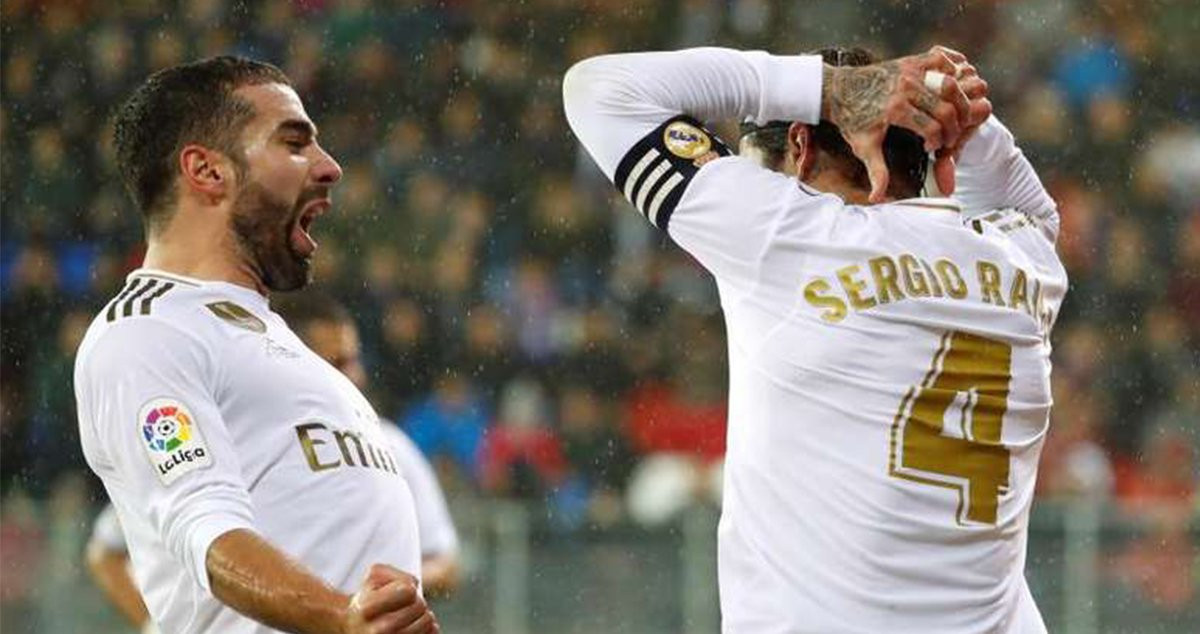 Sergio Ramos y Dani Carvajal en un partido con el Real Madrid / EFE