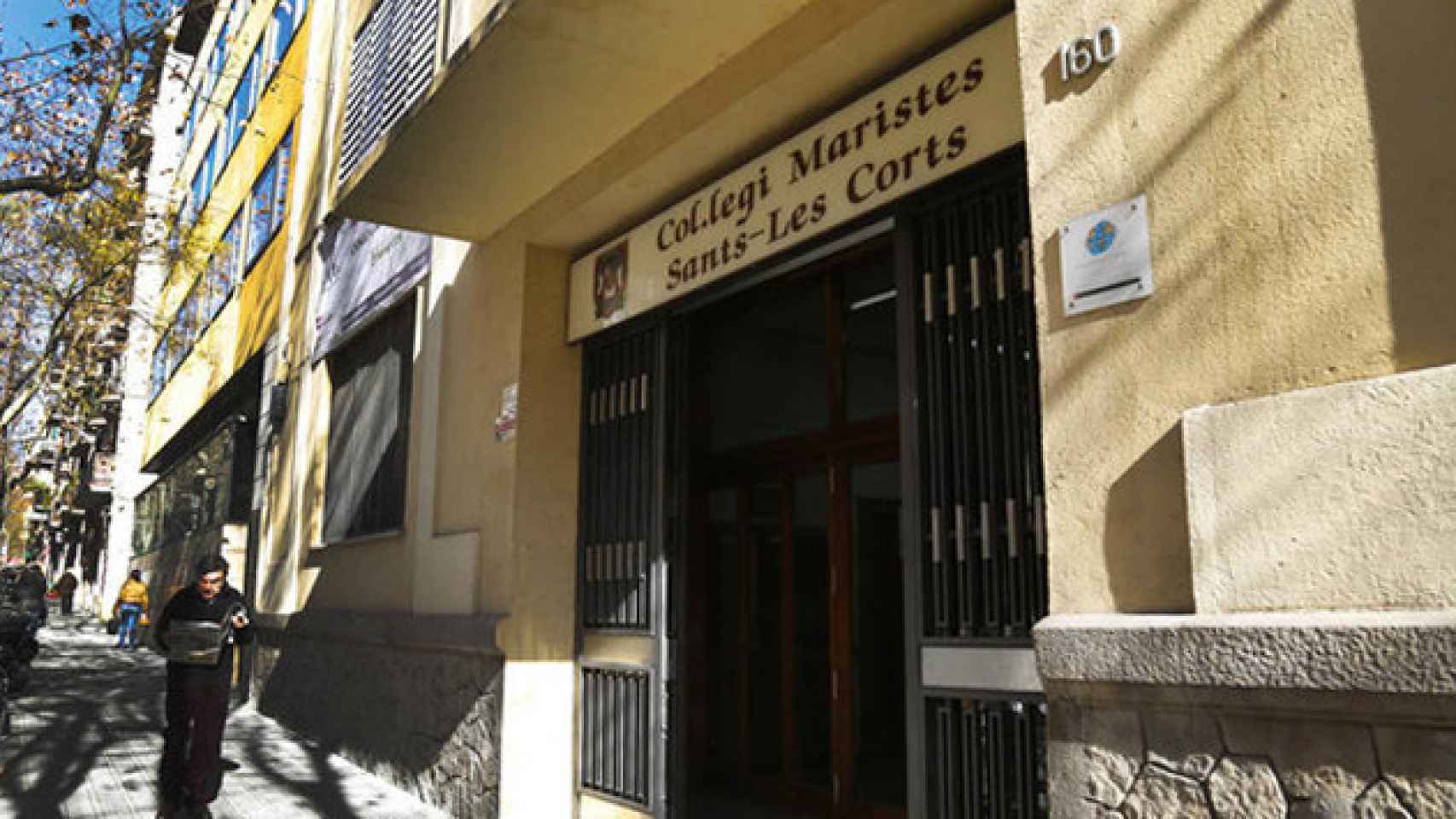Imagen de archivo de la entrada del colegio de los Maristas de Sants- Les Corts en Barcelona / EFE