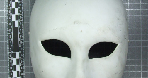 Una de las máscaras que portaban los atracadores / MOSSOS