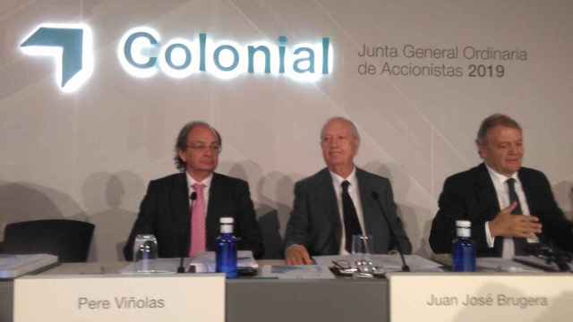 El consejero delegado de Colonial, Pere Viñolas (izq.), y el presidente de la compañía, Juan José Brugera (centro) / EP