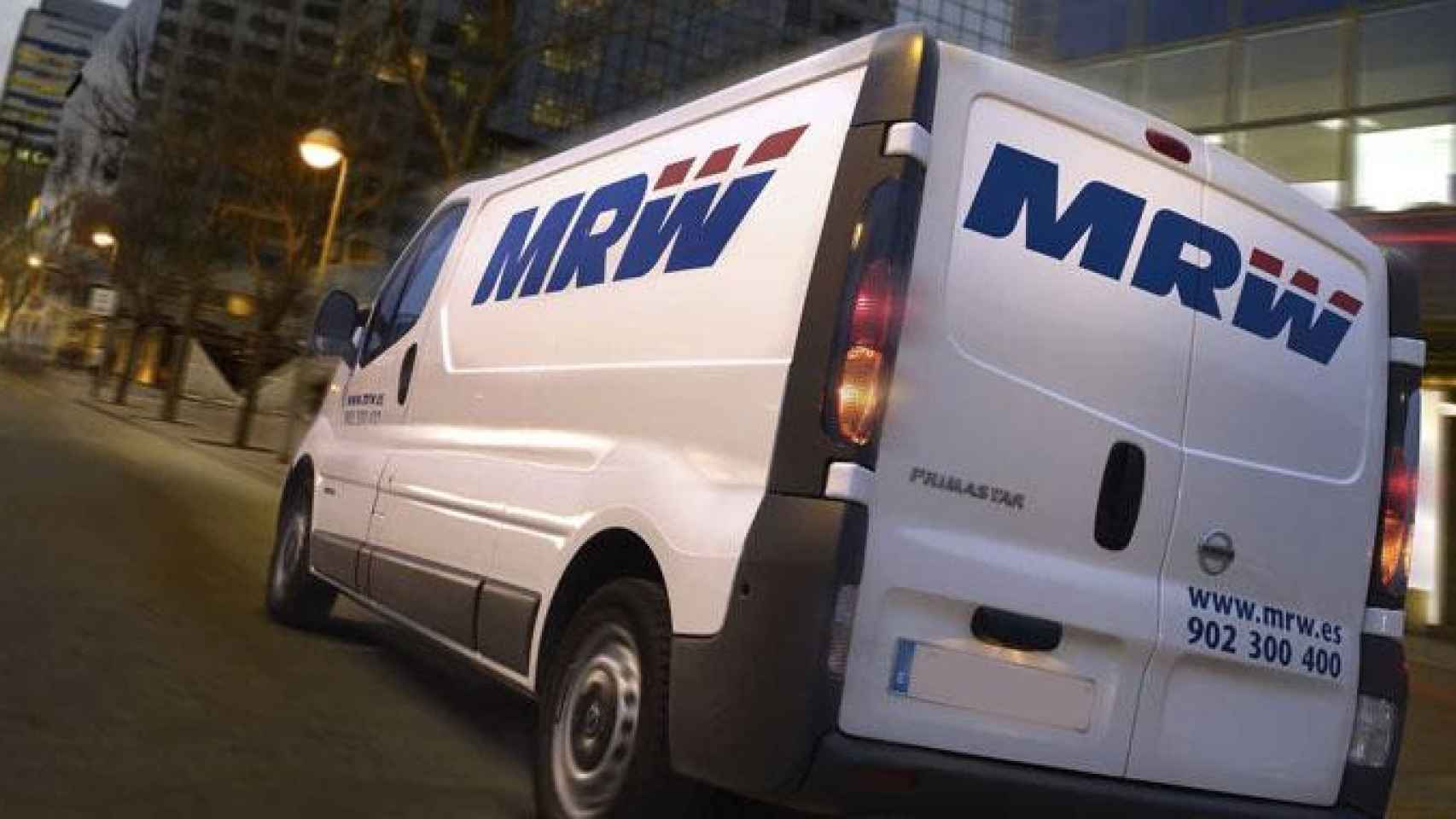 Imagen de una furgoneta de reparto del grupo MRW / MRW