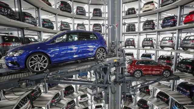 El interior de la planta de Volkswagen en Wolfsburg, donde se producirá el Seat Tarraco / EFE