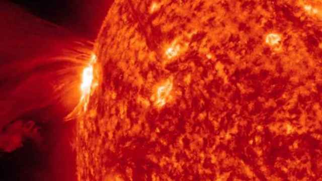 Una foto de archivo de una explosión solar / NASA