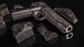 Pistolas fabricadas con meteorito / CABOT GUNS