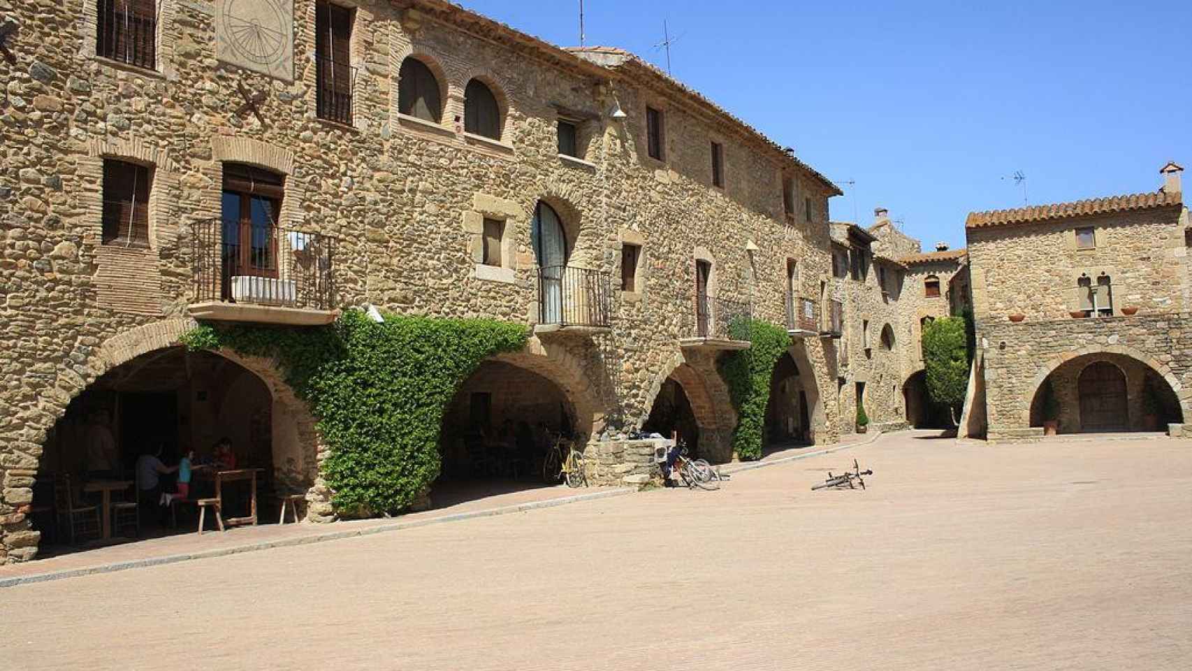 Localidad de Monells, uno de los rincones más románticos de Cataluña / Núria - CREATIVE COMMONS 2.0