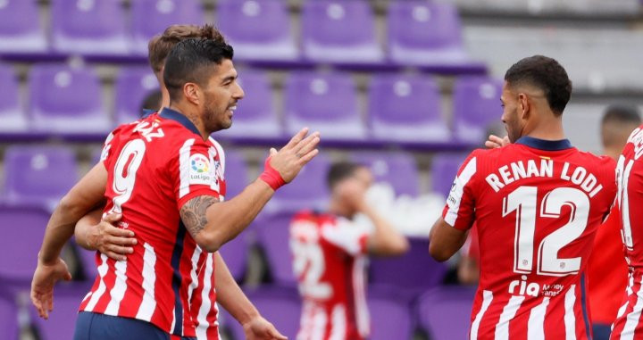 Suárez celebrando su gol contra el Valladolid  / EFE