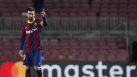 Leo Messi, en una acción contra el PSG durante la temporada 2020-21 / EFE