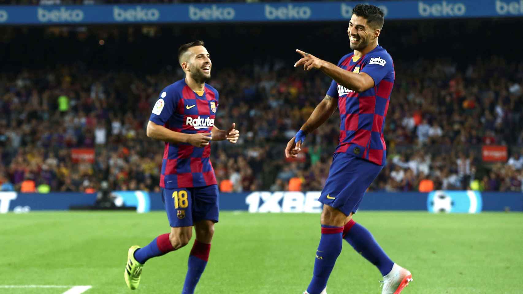 Luis Suárez celebra su segundo gol ante el Valencia / EFE