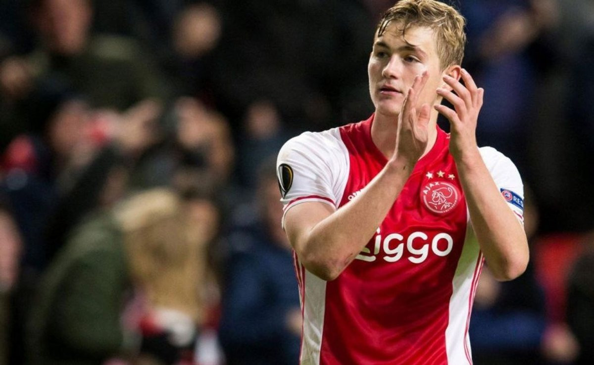 Matthijs de Ligt en un partido con el Ajax / EFE