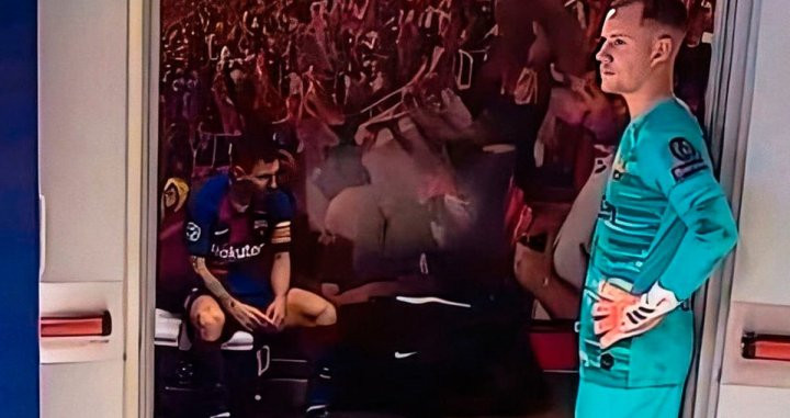 Leo Messi, derrumbado en el vestuario del Barça | FCB