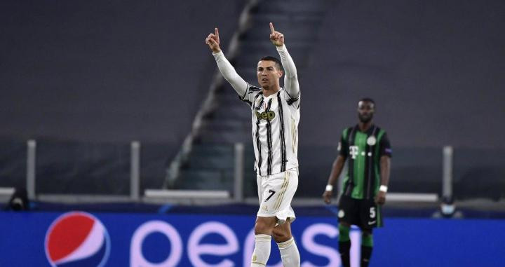 El futbolista Cristiano Ronaldo en un partido de Champions con la Juventus / EP