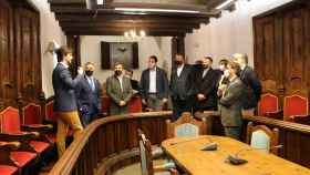 La delegación de JxCat, visitando el hemiciclo de Casa de la Vall, sede tradicional del Consell General de Andorra / LIBERALS D'ANDORRA