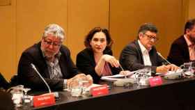 Ada Colau (c), alcaldesa de Barcelona, en ua reunión del Área Metropolitana de Barcelona (AMB) / CG