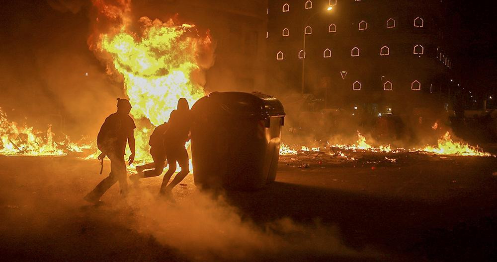 Radicales queman contenedores en las calles de Barcelona / EP
