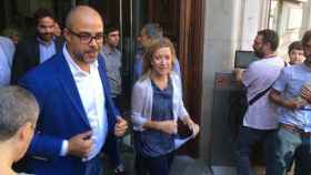 Miquel Buch y Neus Lloveras, a la salida de la sede del TSJC donde declararon por la querella presentada por la Fiscalía / EUROPA PRESS