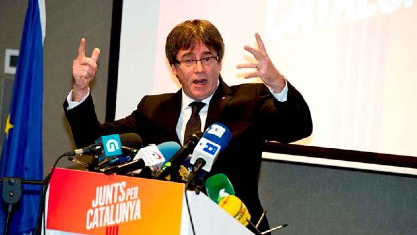 Carles Puigdemont, expresidente de la Generalitat, presenta la candidatura de JuntsxCat en Bruselas / EFE
