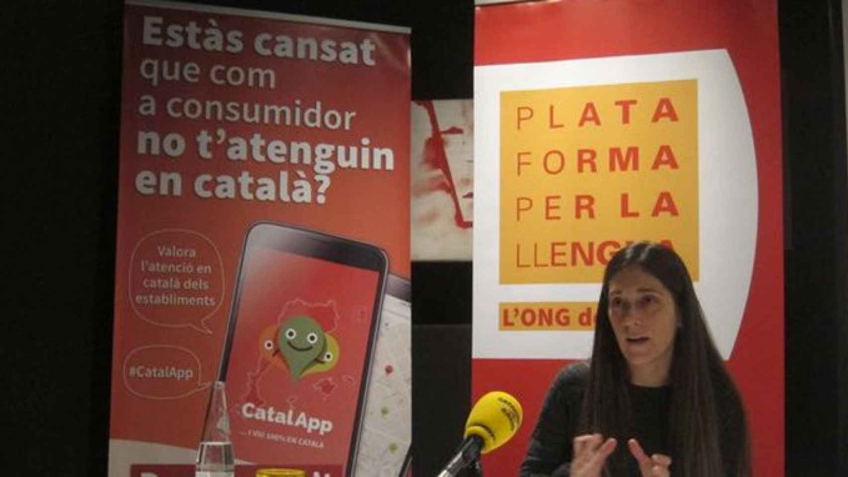 Presentación de la app que señala a los comercios que no rotulan en catalán / EUROPA PRESS