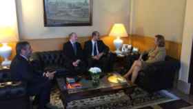 La presidenta autonómica de Aragón Luisa Fernández Rudi recibe a una delegación de SCC