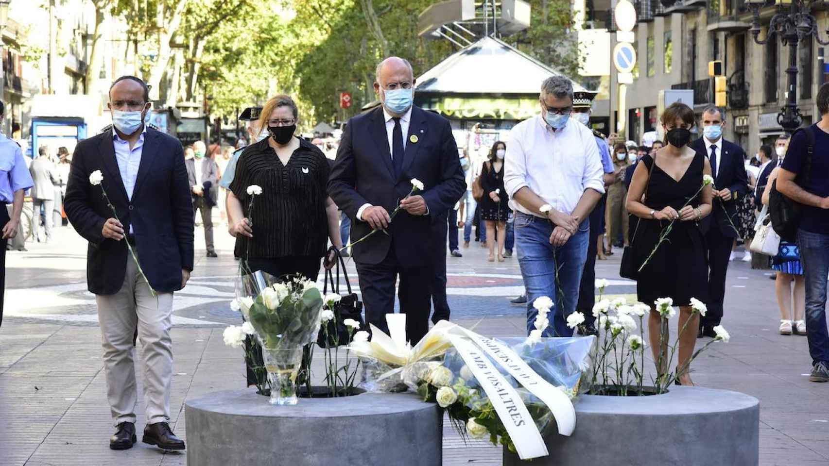 Asistentes al homenaje de los fallecidos en los atentados del 17A / EP