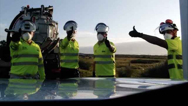 Operarios de Agbar trabajando durante el estado de alarma / AGBAR