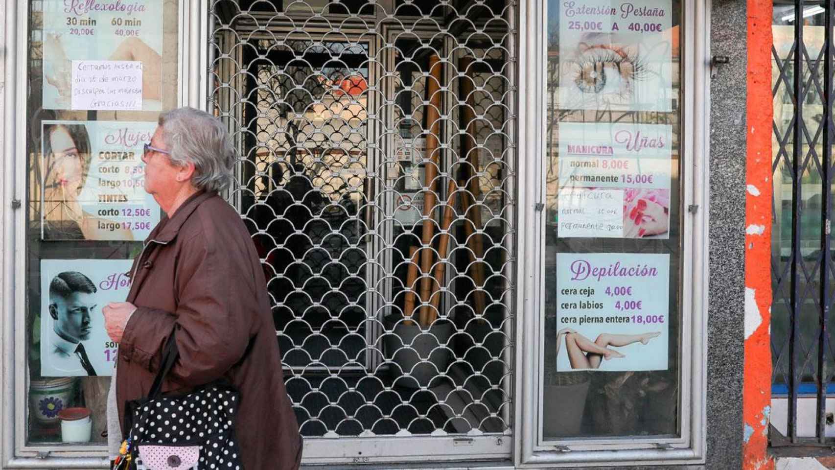 ERTE. Una tienda cerrada durante la crisis del coronavirus  / EUROPA PRESS