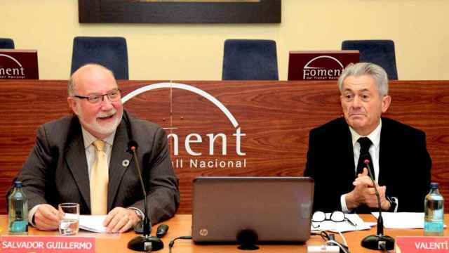 El secretario general adjunto de Foment del Treball, Salvador Guillermo (i), junto al presidente de la Comisión de Economía y Fiscalidad, Valentí Pich (d) / FdT