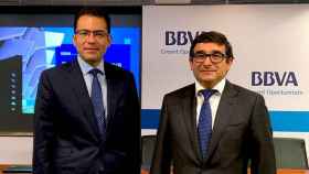 El economista jefe para España de BBVA Research, Miguel Cardoso (i), y el director territorial de la entidad, Xavier Llibares (d) / CG